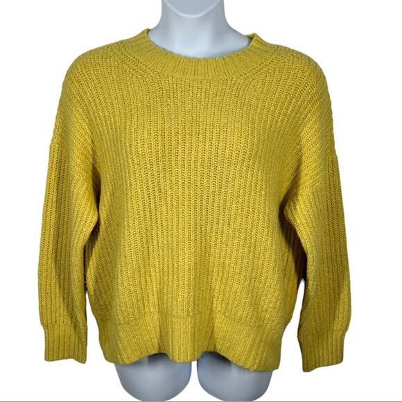 American Eagle Soft & Cozy Crewneck Chunky Knit Yellow Medium Oversized Sweater - Picture 2 of 10